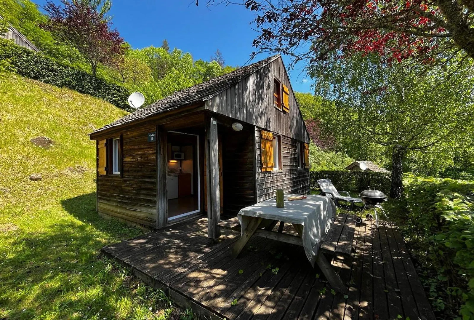 Campsite Camping La Source Therondels France